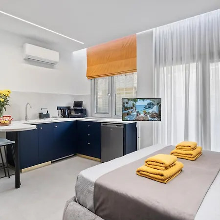 Fatcow Centre Aparthotel 4*