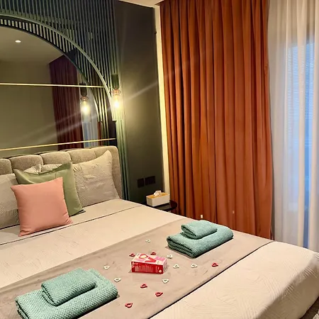 Fatcow Centre Aparthotel 4*